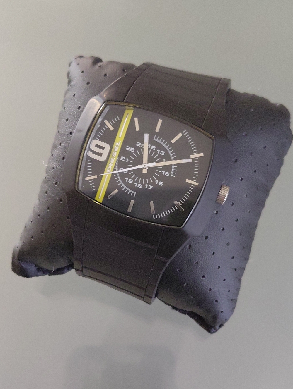 Diesel “Young Blood” DZ-1322 Men’s Watch